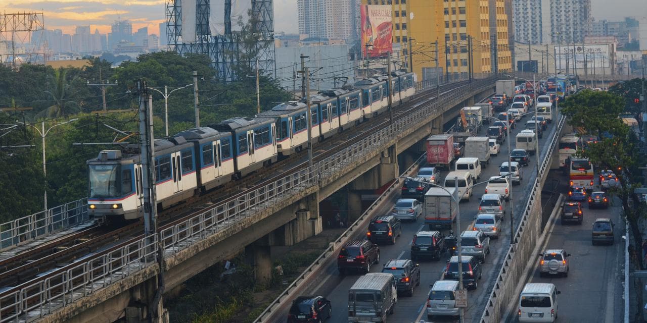 Mga Paraan upang Makapagtipid sa Biyahe sa Gitna ng Tumataas na Presyo ng Langis